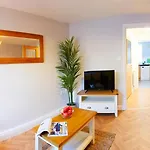 Charming 4-bed Townhouse On South Cliff Дом отдыха