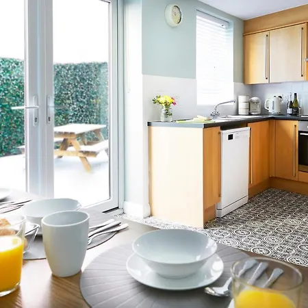 Charming 4-bed Townhouse On South Cliff Holiday home Scarborough
