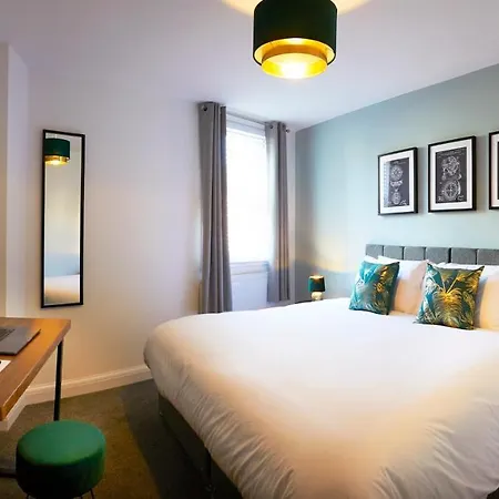 Charming 4-bed Townhouse On South Cliff Scarborough
