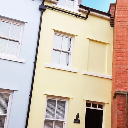 Charming 4-bed Townhouse On South Cliff