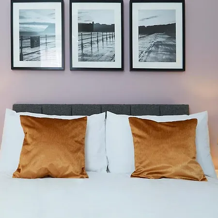 Charming 4-bed Townhouse On South Cliff Holiday home Scarborough