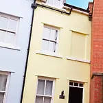 Charming 4-bed Townhouse On South Cliff